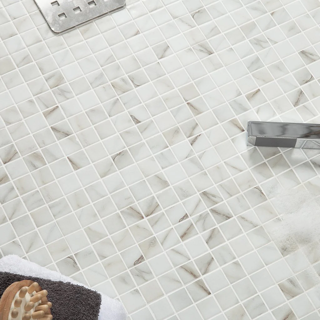 Calacatta MT 4302, 1" x 1" - Glass Tile - Image 2