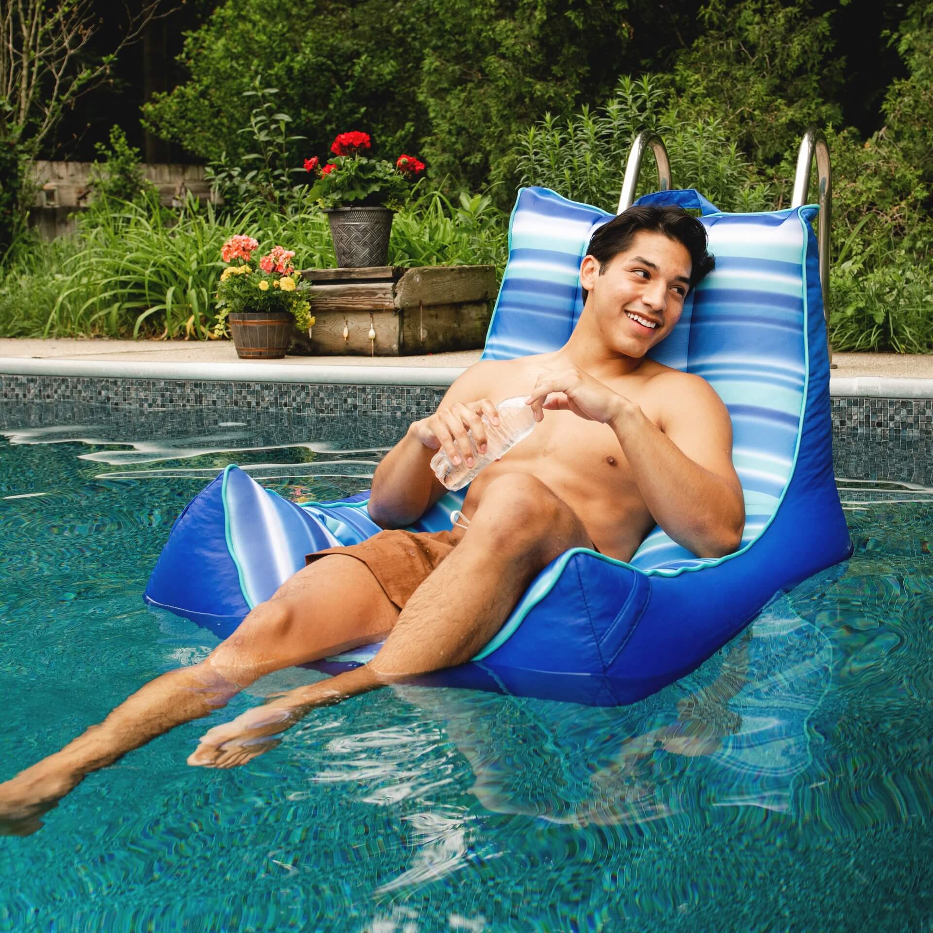 Captain's Pool Float - Image 13