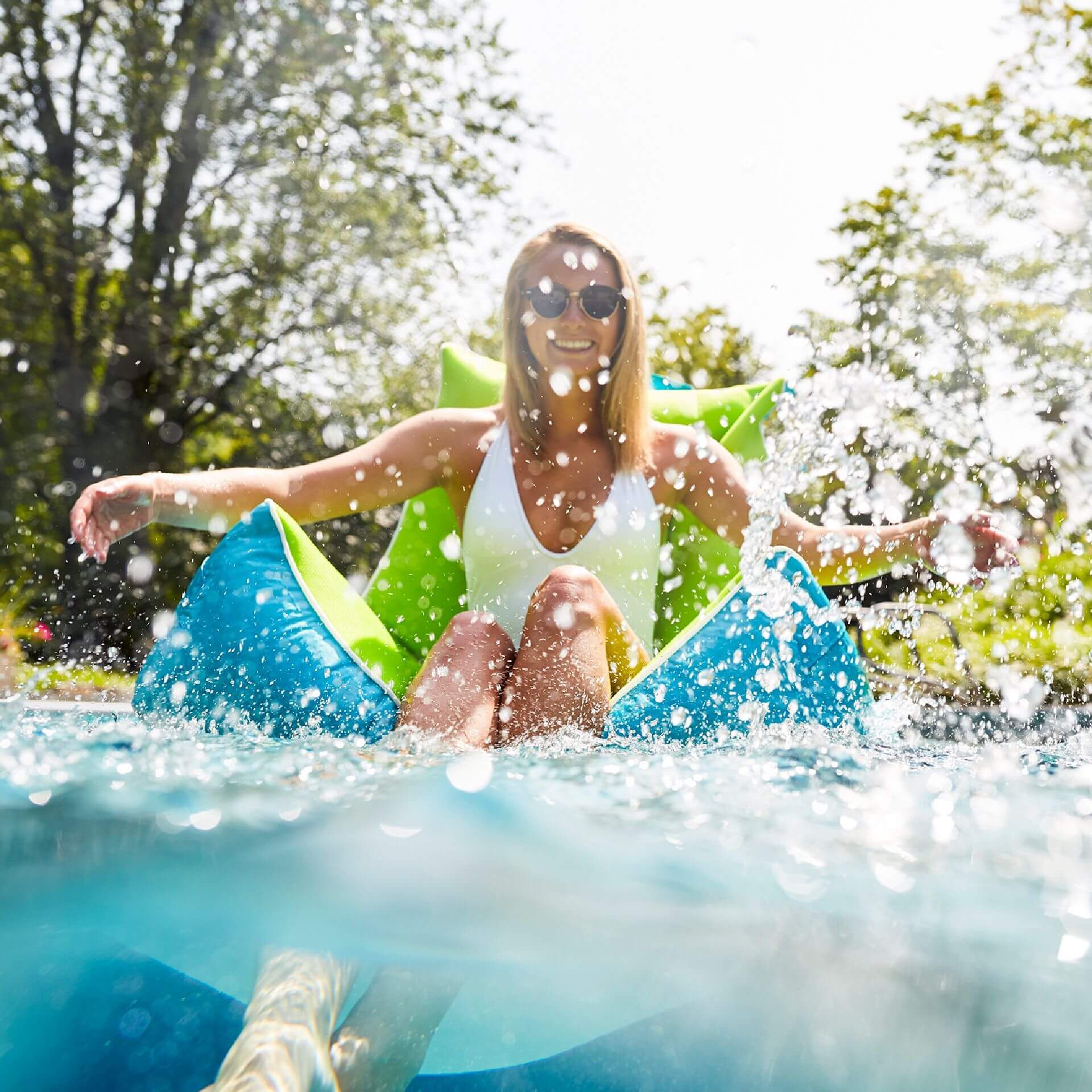 Captain's Pool Float - Image 19