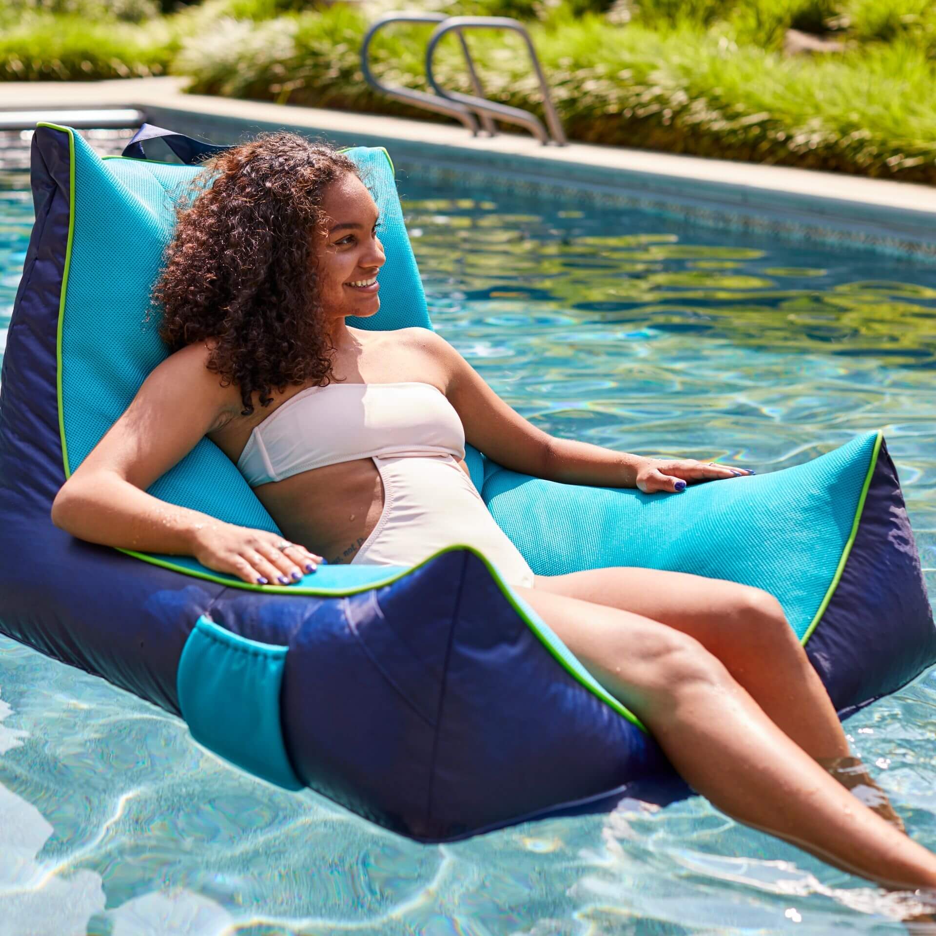 Captain's Pool Float - Image 24