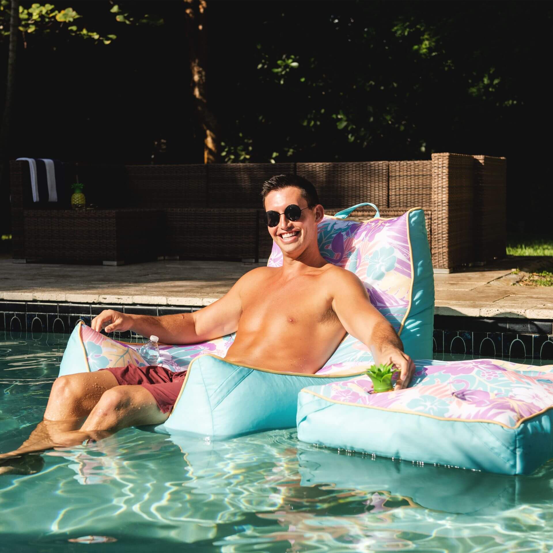 Captain's Pool Float - Image 43