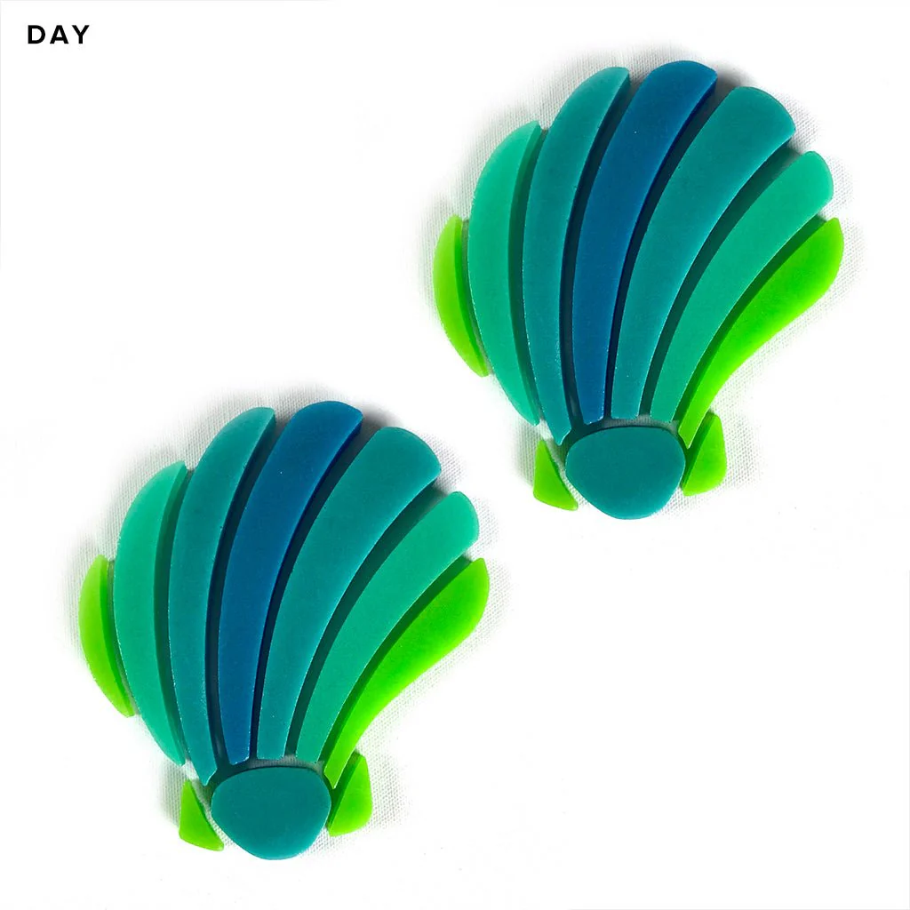 Curved Scallop Shell x 2 - Glow in the Dark Pool Mosaics - Image 3