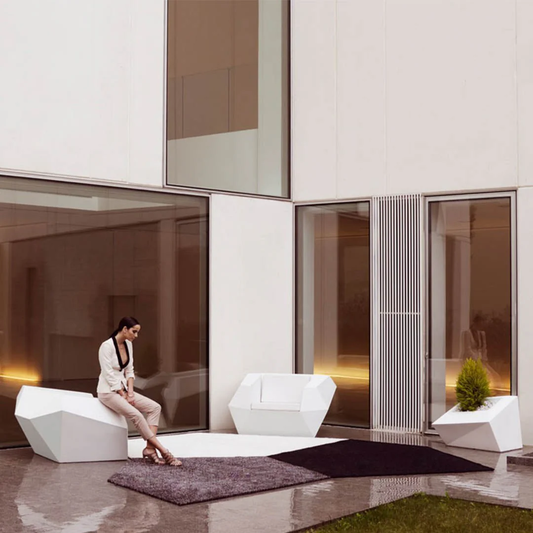 Faz Lounge Chair with Cushion - Modern Patio Furniture - Image 4