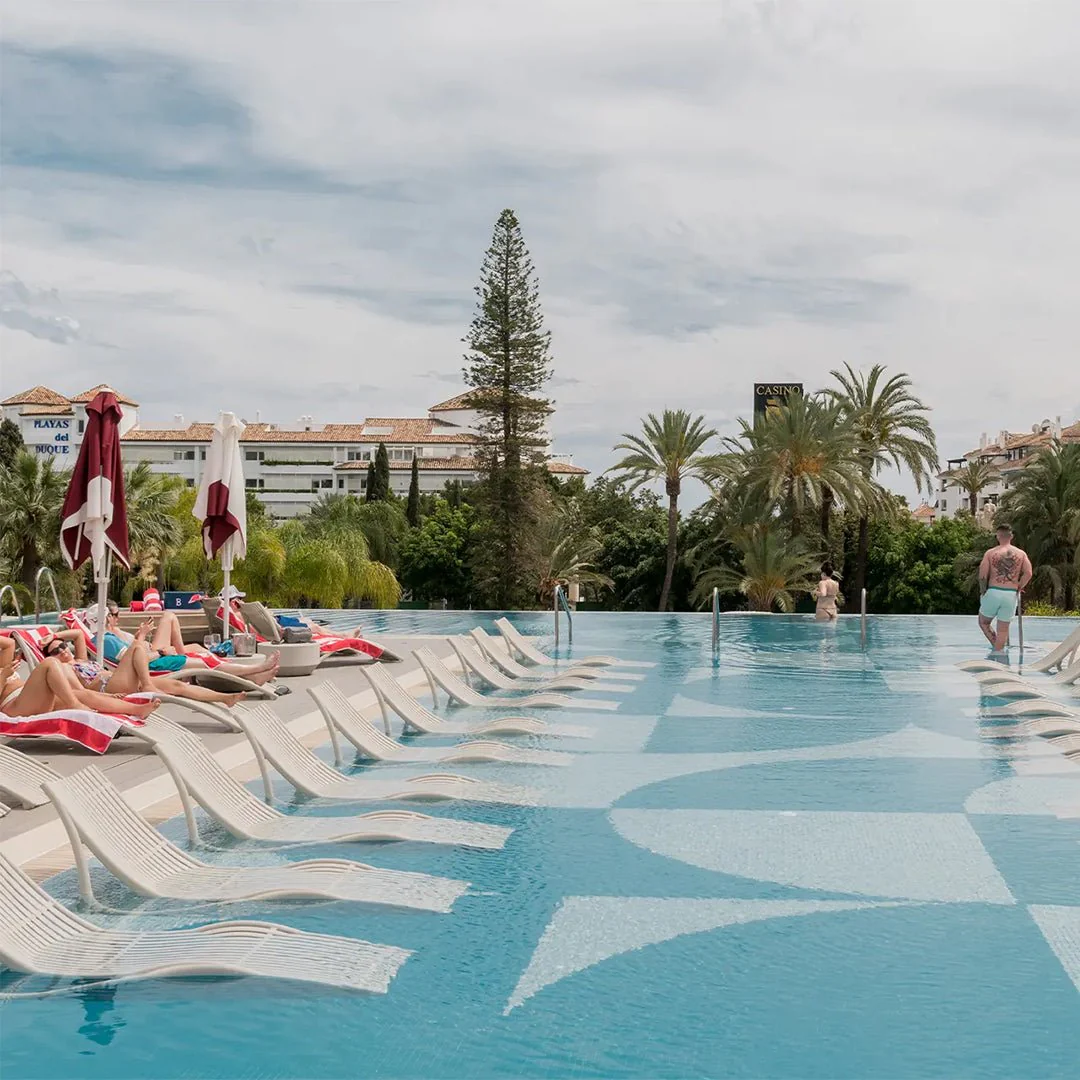 Ibiza Sun Lounger - Modern Pool Lounge Chair - Image 11