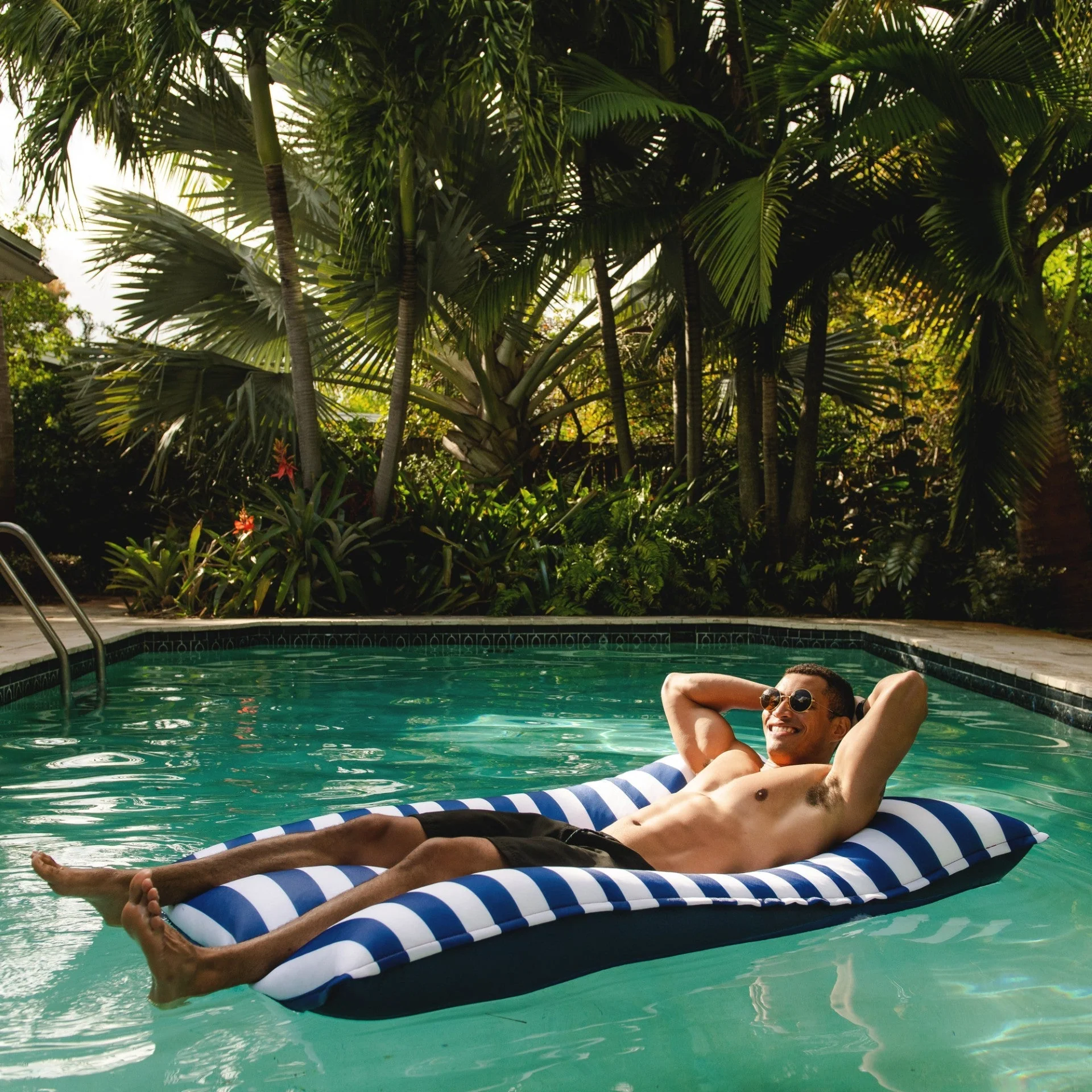 Lagoon Lounger - Pool Float - Image 3