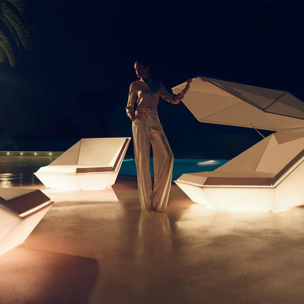 Faz Daybed with Canopy, LED  - Modern Patio Furniture - Image 2
