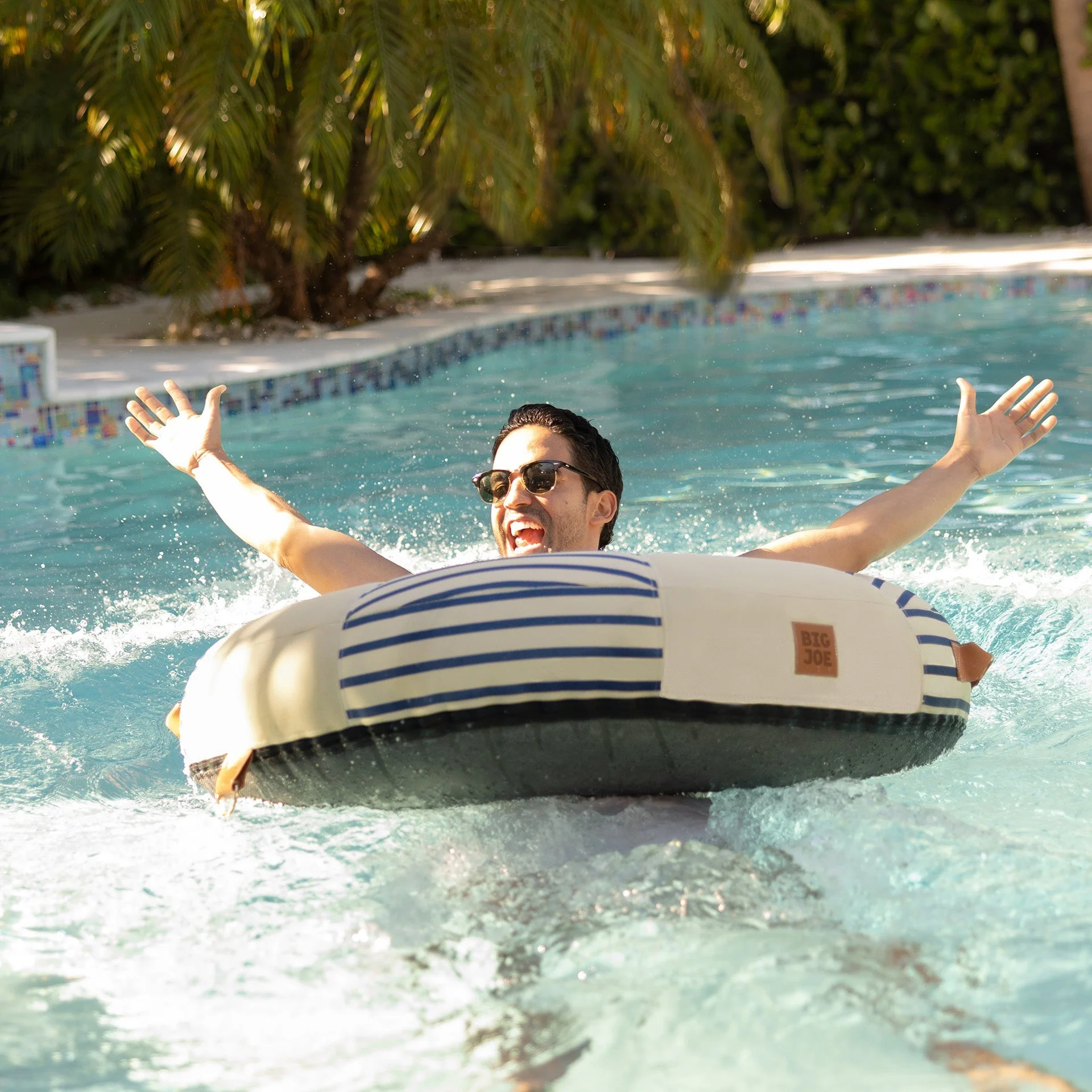 Lux Inflatable Ring - Image 13