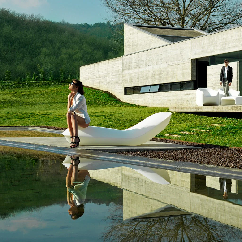 Pillow Sun Chaise - Luxury Pool Lounger