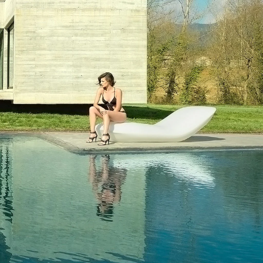 Pillow Sun Chaise - Luxury Pool Lounger - Image 3