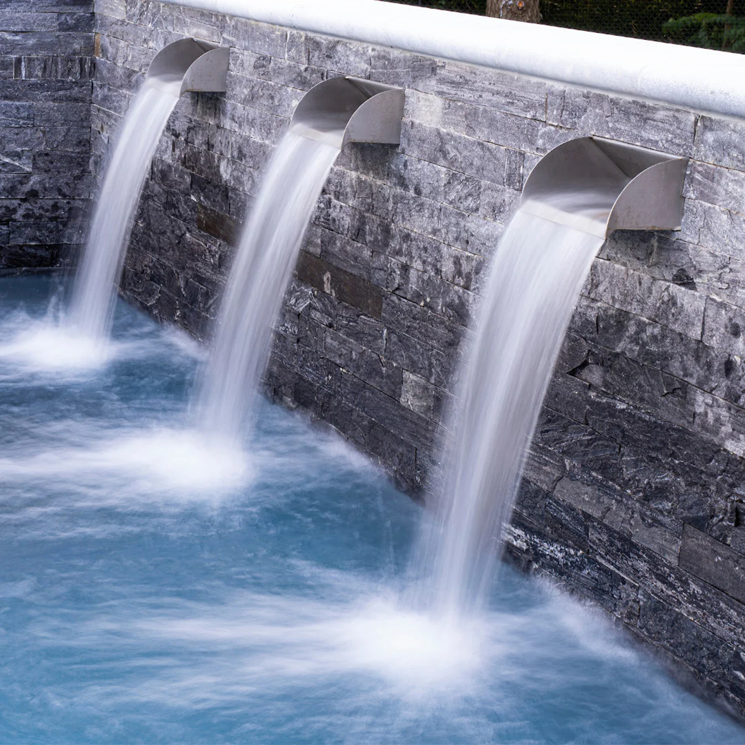 Radius Scupper - Outdoor Water Feature - Image 2