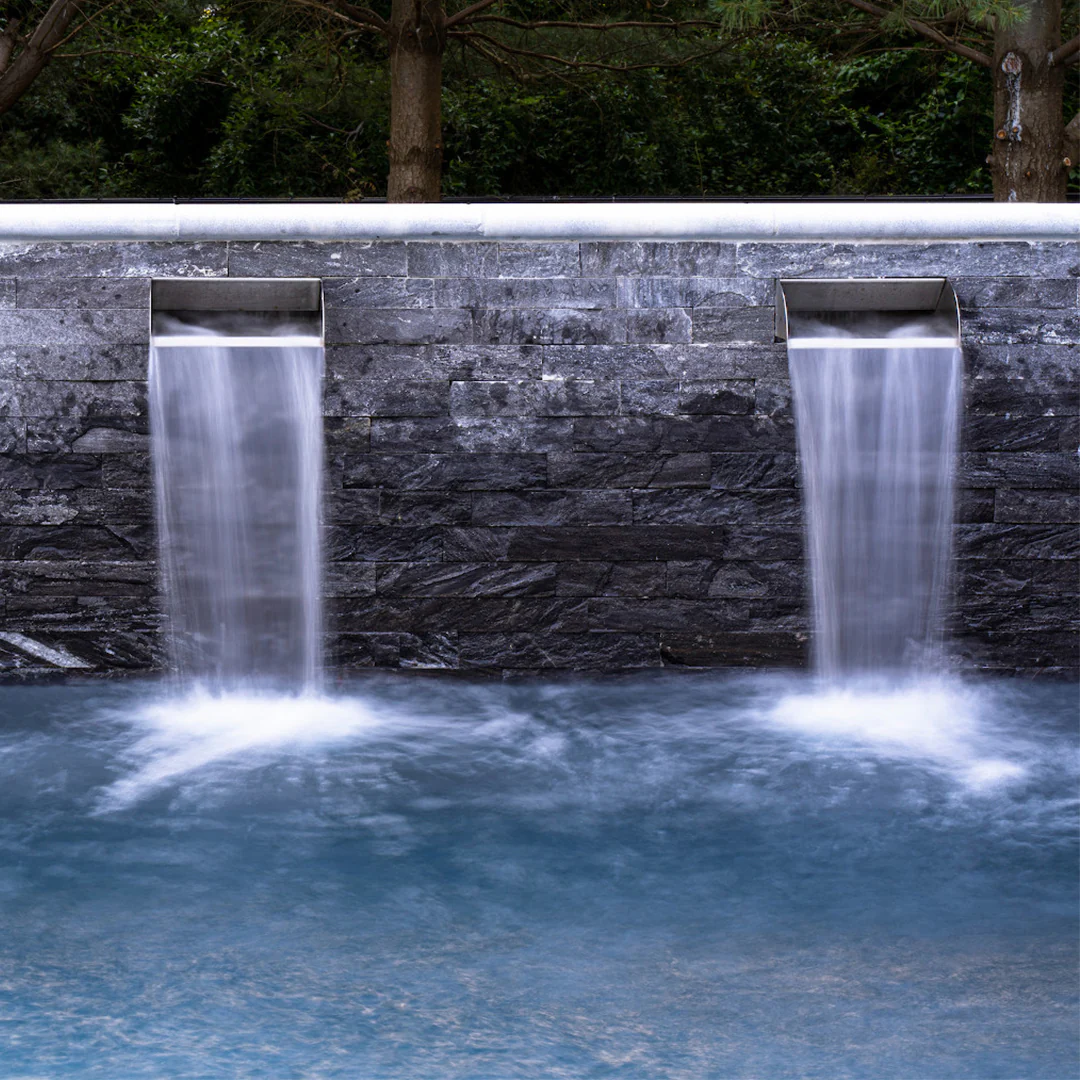 Radius Scupper - Outdoor Water Feature - Image 3