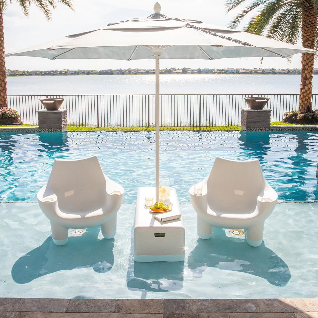 Dash Bench with Umbrella Hole and White Cupholders - Pool Accessory - Image 2