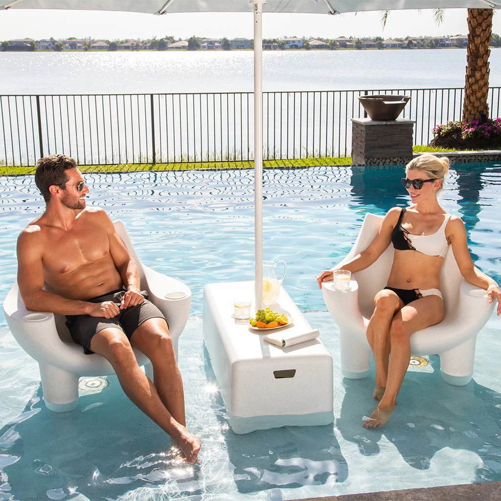 Dash Bench with Umbrella Hole and White Cupholders - Pool Accessory - Image 6