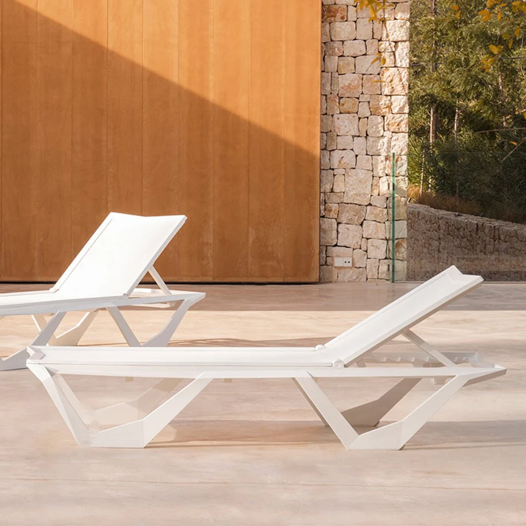 Voxel Sun Chaise (Set of 4) - Modern Pool Lounger - Image 7